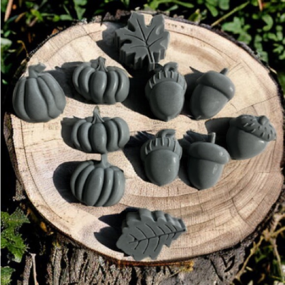 Hand Crafted Soap - Fall Charcoal Eucalyptus - Picture 3 of 4